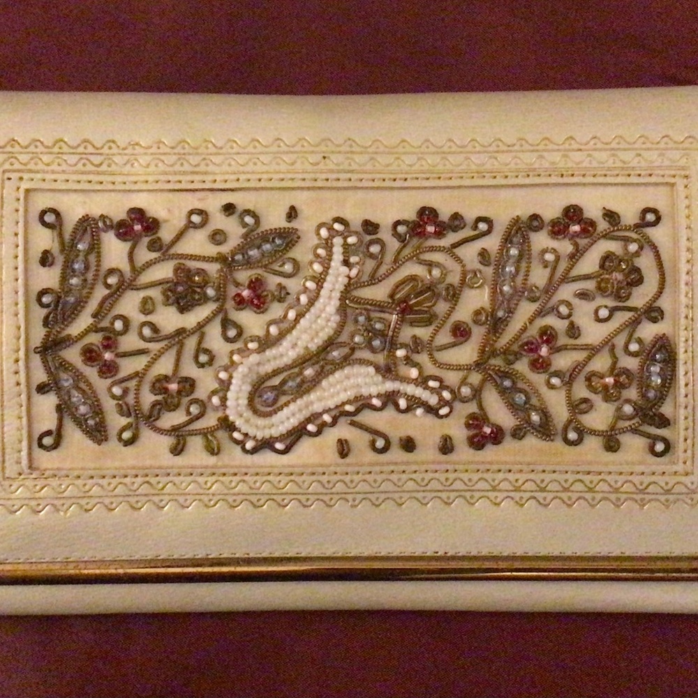 Vintage Ivory Beaded Metallic Thread New Yorker Wallet